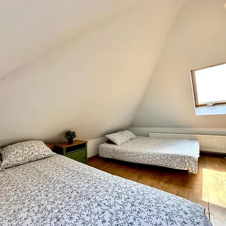 Przy Niepodleglosci 786 *